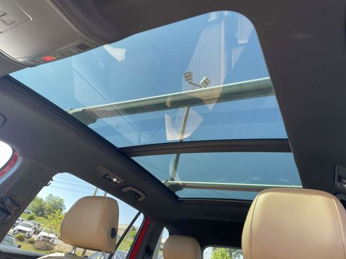 Certified 2024 Volkswagen Tiguan SE R-Line image 18