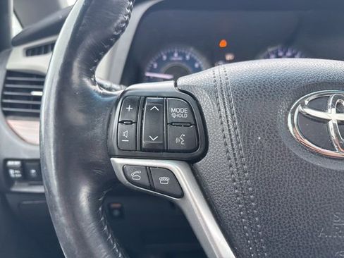 Used 2017 Toyota Sienna Limited Premium AWD/4WD image 20