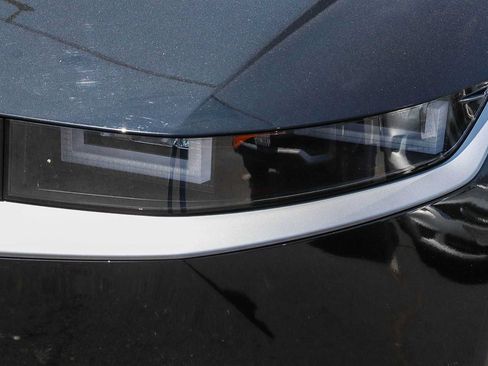 Used 2024 Hyundai Ioniq 5 SE RWD image 2