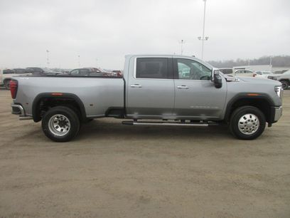 New 2026 GMC Sierra 3500 SLT w/ SLT Premium Package