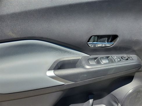 New 2024 Nissan Kicks SR w/ SR Premium Package image 18
