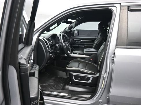 Used 2022 RAM 1500 Laramie AWD/4WD image 11