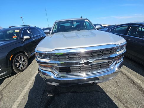 Used 2018 Chevrolet Silverado 1500 LT w/ All Star Edition image 2