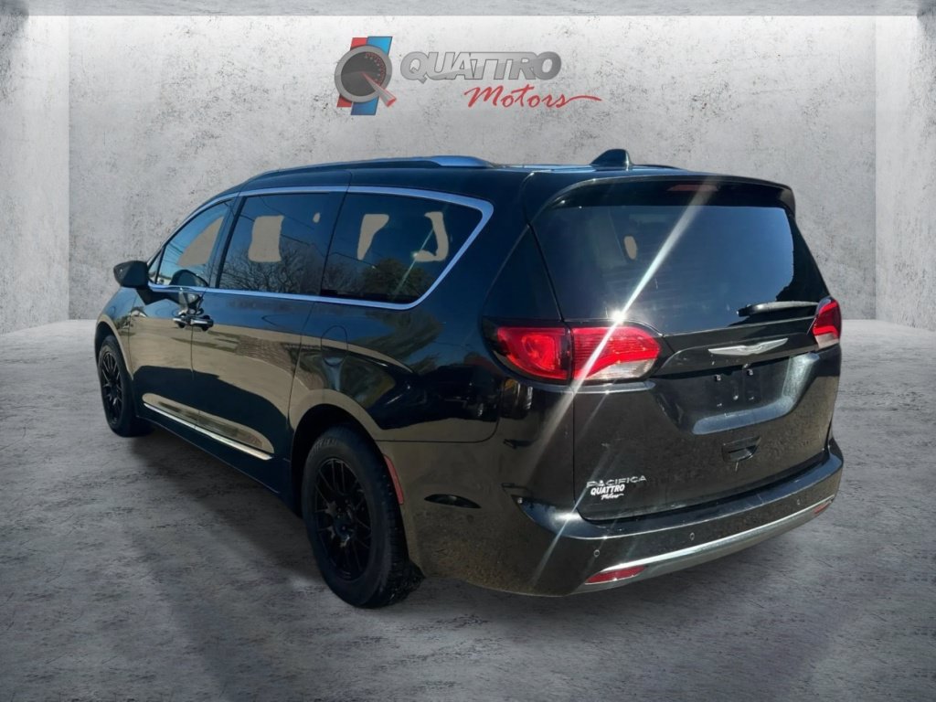 Used 2017 Chrysler Pacifica Touring-L Plus w/ Advanced Safetytec Group FWD image 3