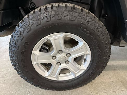 Used 2022 Jeep Wrangler Unlimited Sport AWD/4WD image 63
