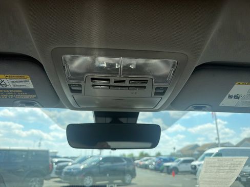 Used 2018 Toyota Highlander Limited AWD/4WD image 31