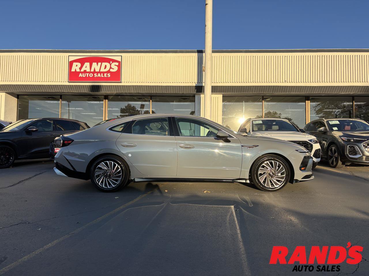 Used 2024 Hyundai Sonata Limited FWD image 1