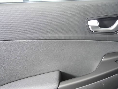 Used 2023 Hyundai Kona Limited FWD image 13