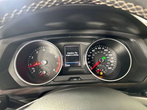 Used 2021 Volkswagen Tiguan SE image 17