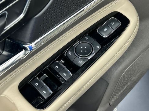 Used 2024 Lincoln Corsair FWD image 14
