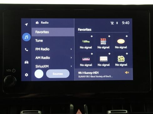 Used 2023 Toyota Corolla Cross XLE w/ Convenience Package FWD image 19