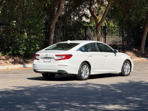Used 2018 Honda Accord LX image 5