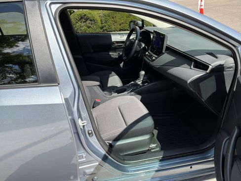 Used 2023 Toyota Corolla LE FWD image 32