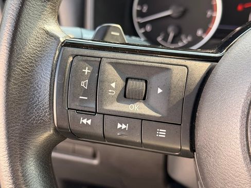 Used 2023 Nissan Rogue SV FWD image 20
