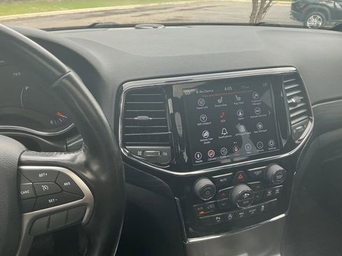 Used 2020 Jeep Grand Cherokee Altitude AWD/4WD image 18