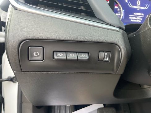 Used 2022 Buick Enclave Premium image 16