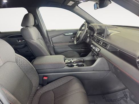 Used 2025 Honda Pilot Sport image 14