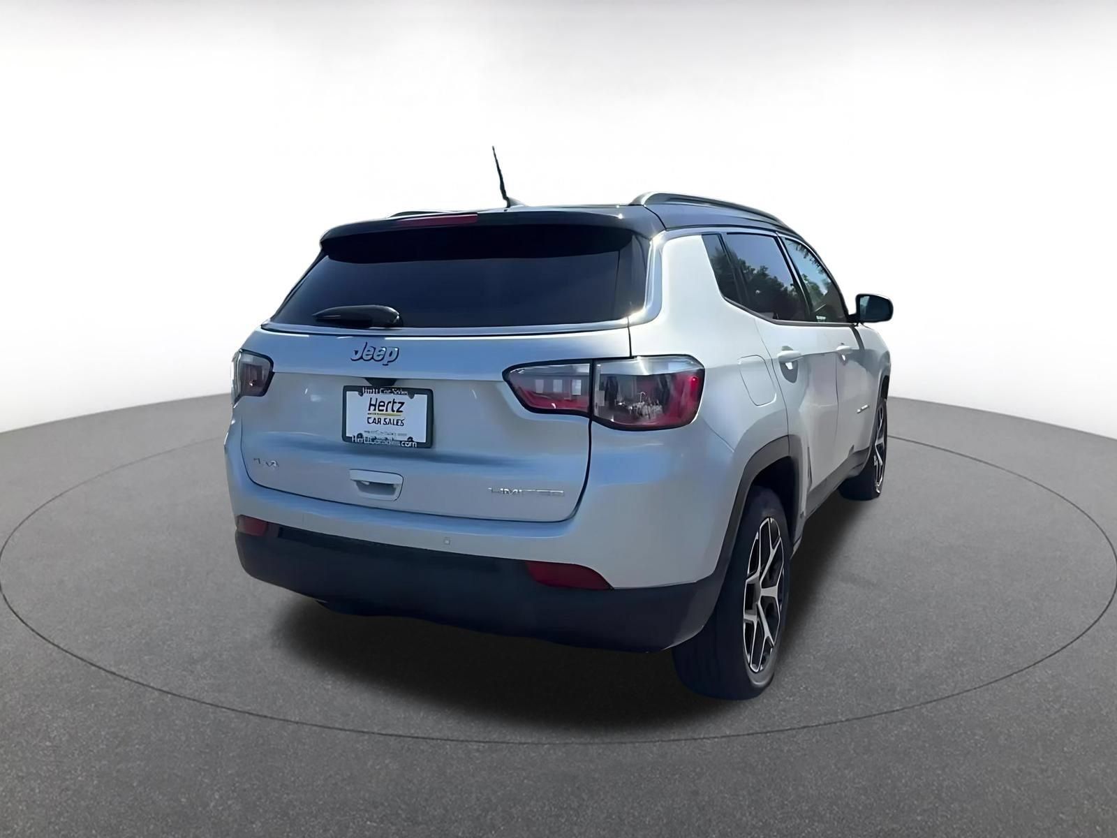 Used 2025 Jeep Compass Limited AWD/4WD image 13