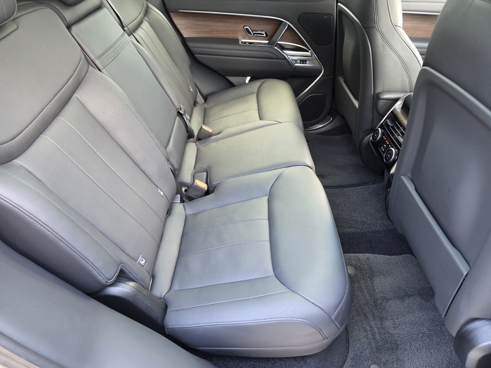 Certified 2023 Land Rover Range Rover SE AWD/4WD image 5