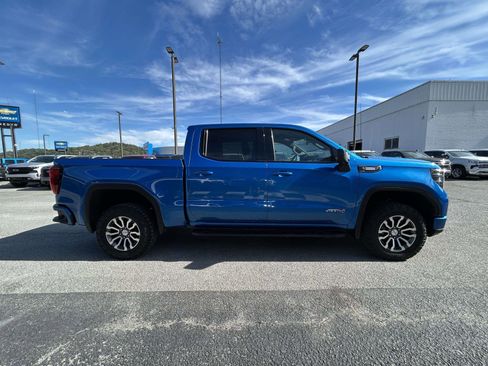 Used 2023 GMC Sierra 1500 AT4 w/ AT4 Preferred Package image 2