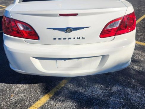 Used 2010 Chrysler Sebring Limited FWD image 11