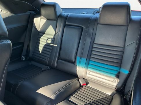 Used 2013 Dodge Challenger R/T image 9