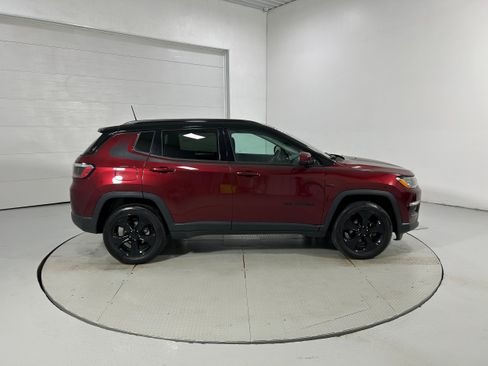 Used 2021 Jeep Compass Latitude w/ Sun and Sound Group AWD/4WD image 38