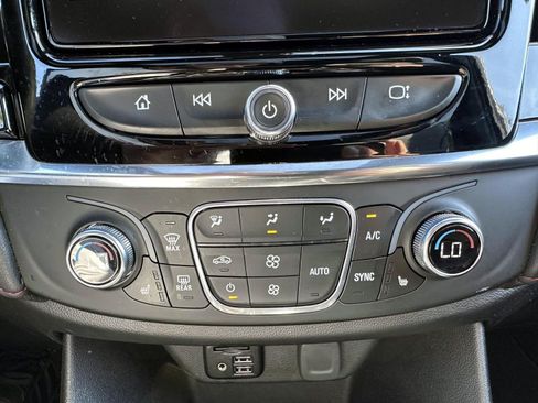 Used 2023 Chevrolet Traverse RS w/ LPO, Cargo Package AWD/4WD image 23