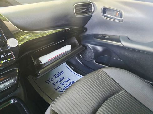 Used 2018 Toyota Prius Prime Premium image 20