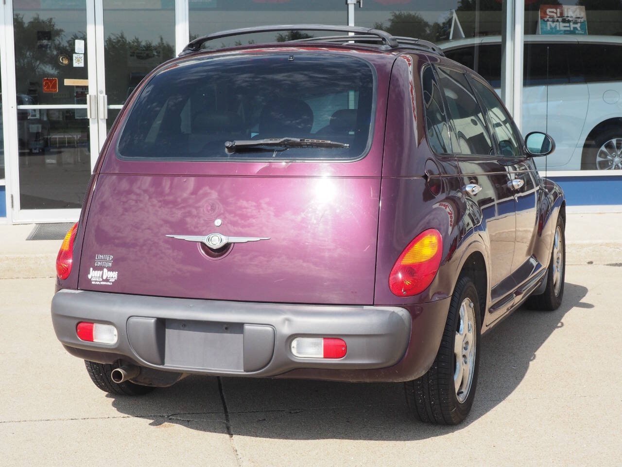 Used 2002 Chrysler PT Cruiser Limited FWD image 4