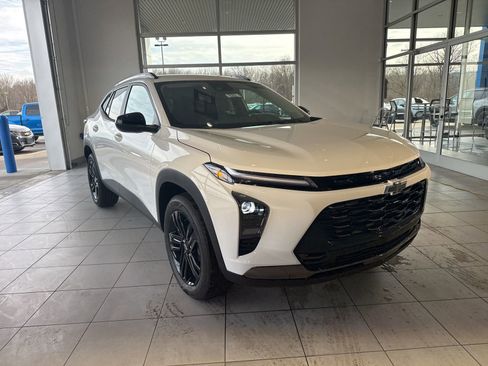 New 2026 Chevrolet Trax ACTIV w/ Driver Confidence Package image 3