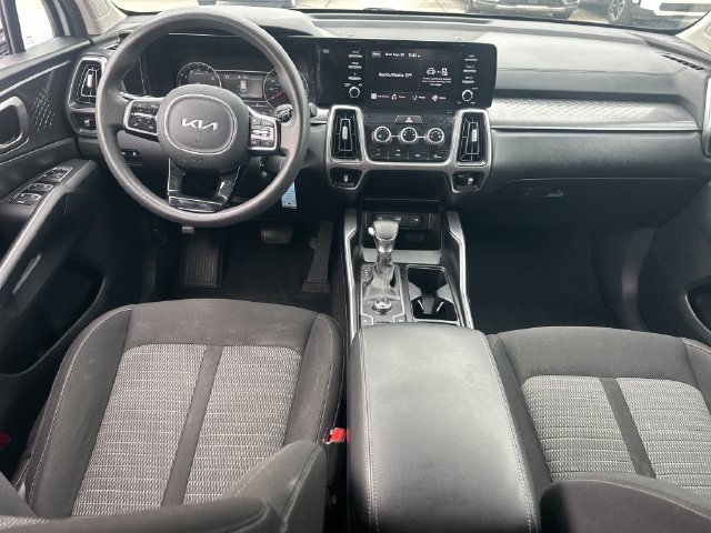 Certified 2023 Kia Sorento LX FWD image 16