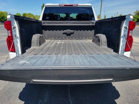 Used 2022 Chevrolet Silverado 1500 Custom image 8