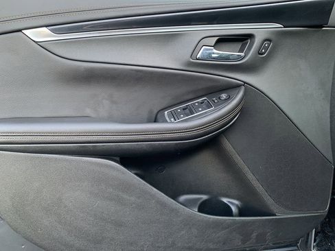 Used 2019 Chevrolet Impala LT image 14