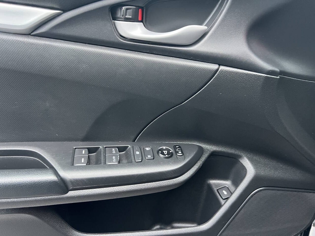 Used 2020 Honda Civic Sport image 9