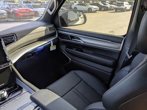 New 2026 Jeep Grand Wagoneer Limited AWD/4WD image 19