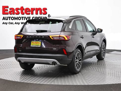 Used 2023 Ford Escape SE FWD image 5