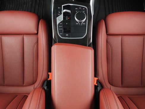 Used 2024 BMW 330i Sedan w/ Convenience Package image 23