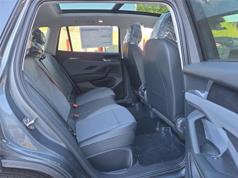 New 2026 Volkswagen Tiguan SE image 27