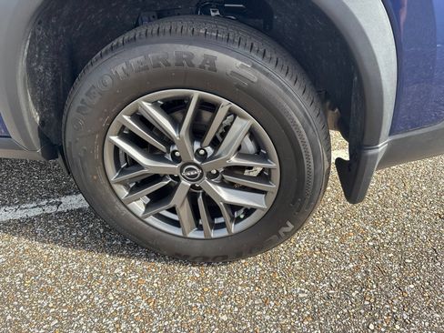 Used 2023 Nissan Rogue S FWD image 5