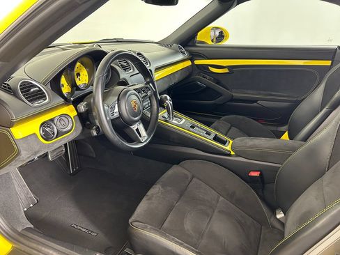 Certified 2021 Porsche 718 Boxster Spyder RWD image 4