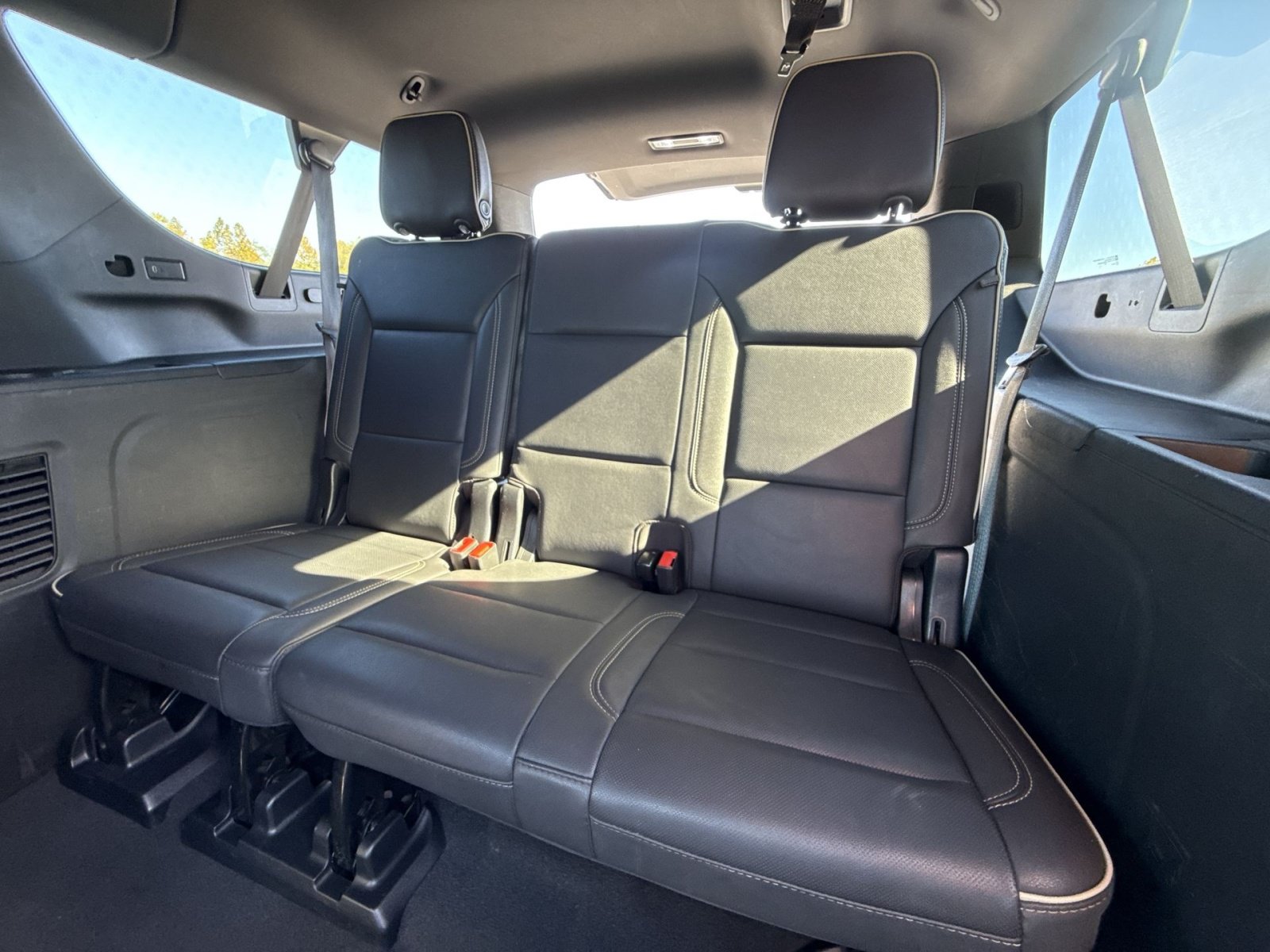 Used 2023 Chevrolet Suburban Premier AWD/4WD image 26