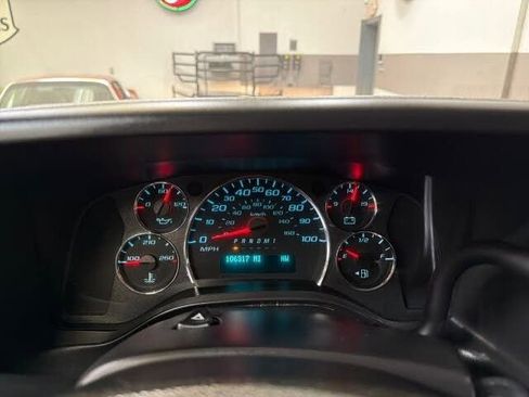 Used 2022 Chevrolet Express 2500 w/ Driver Convenience Package RWD image 28