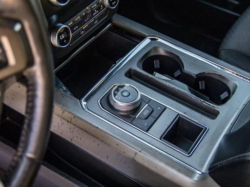 Used 2019 Ford Expedition Max XLT image 29