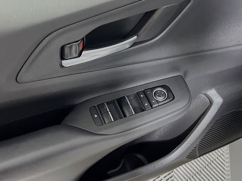 Used 2025 Toyota Prius Plug-In Hybrid image 17