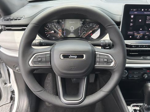 Used 2025 Jeep Compass Limited AWD/4WD image 28
