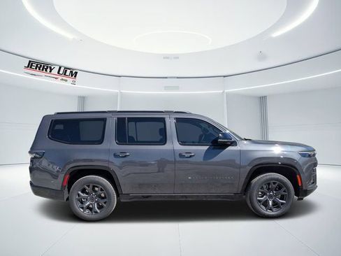 New 2026 Jeep Grand Wagoneer Limited w/ Premium Group II AWD/4WD image 2