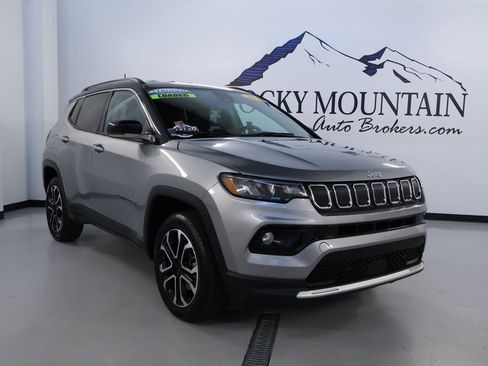 Used 2022 Jeep Compass Limited image 1