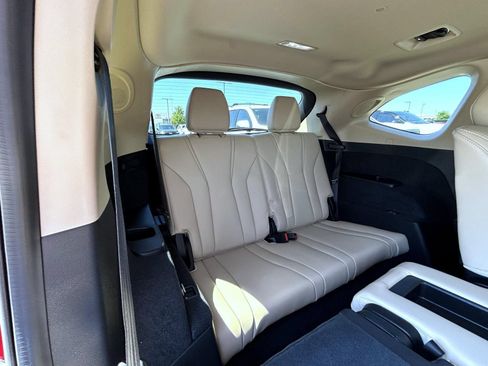 Used 2025 Acura MDX SH-AWD w/ Technology Package image 19