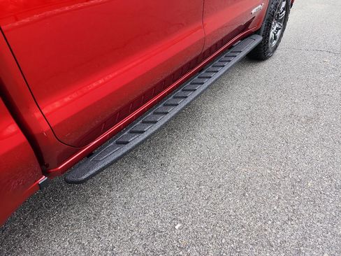 Used 2024 GMC Sierra 1500 AT4 w/ Technology Package image 6